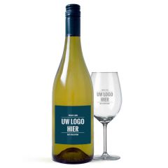 Witte wijn met eigen logo 